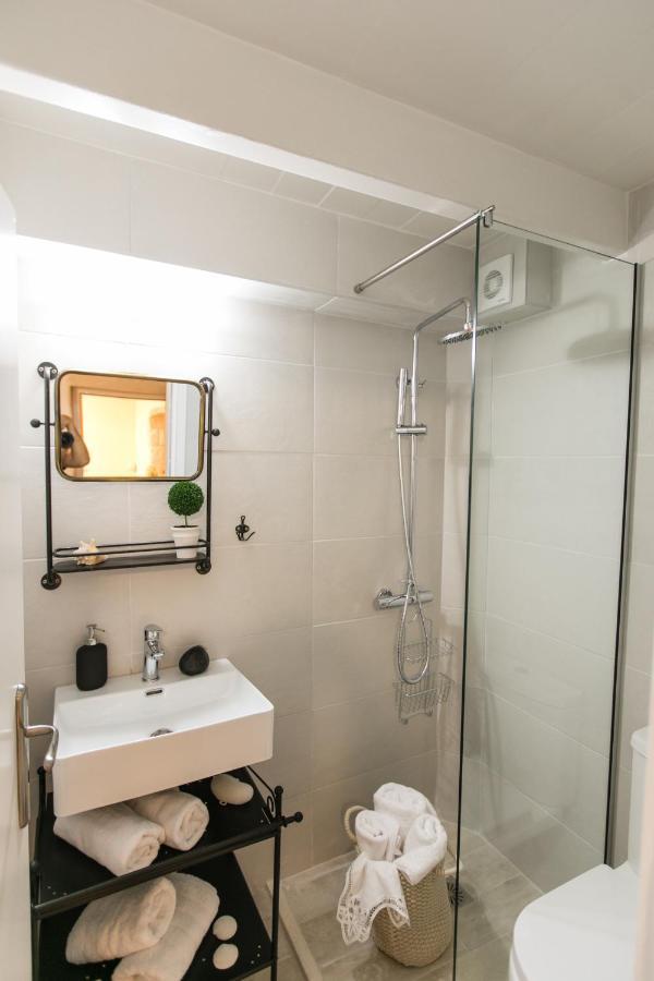 Kamaraki Suites 레팀노 외부 사진